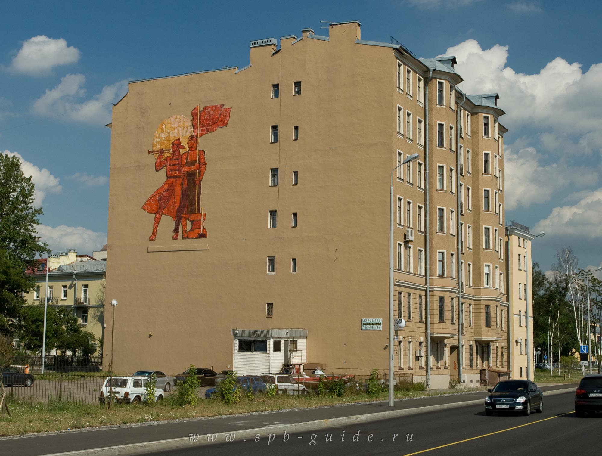 Здание на Приморском проспекте 6