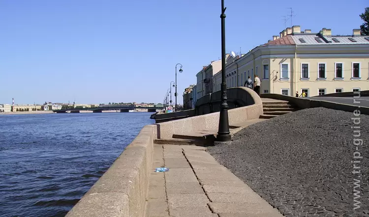 Дворцовая набережная у Прачечного моста