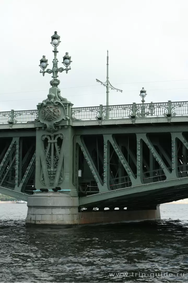 Опора Троицкого моста