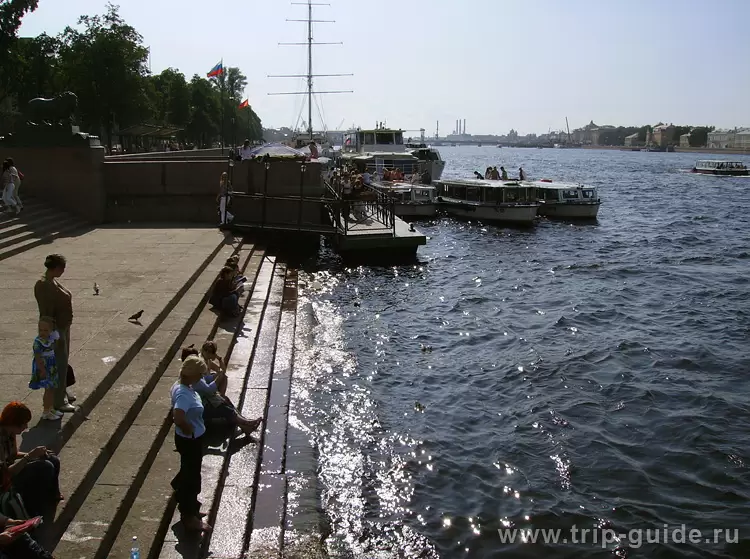 Пристань у Дворцового моста