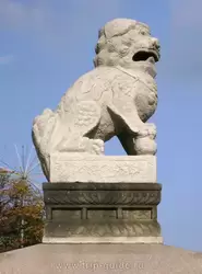 Скульптура Ши-цза в Санкт-Петербурге Скульптура Ши-цза в Санкт-Петербурге
