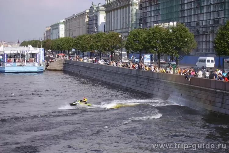 Водный мотоцикл на Неве