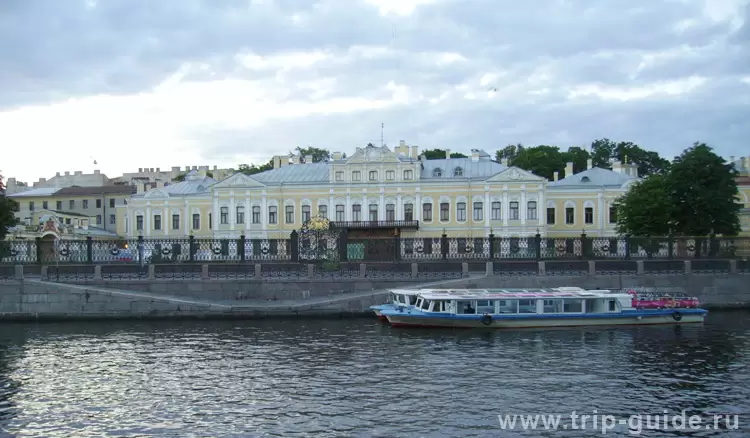 Белые ночи, дворец Шереметевых на набережной Фонтанки