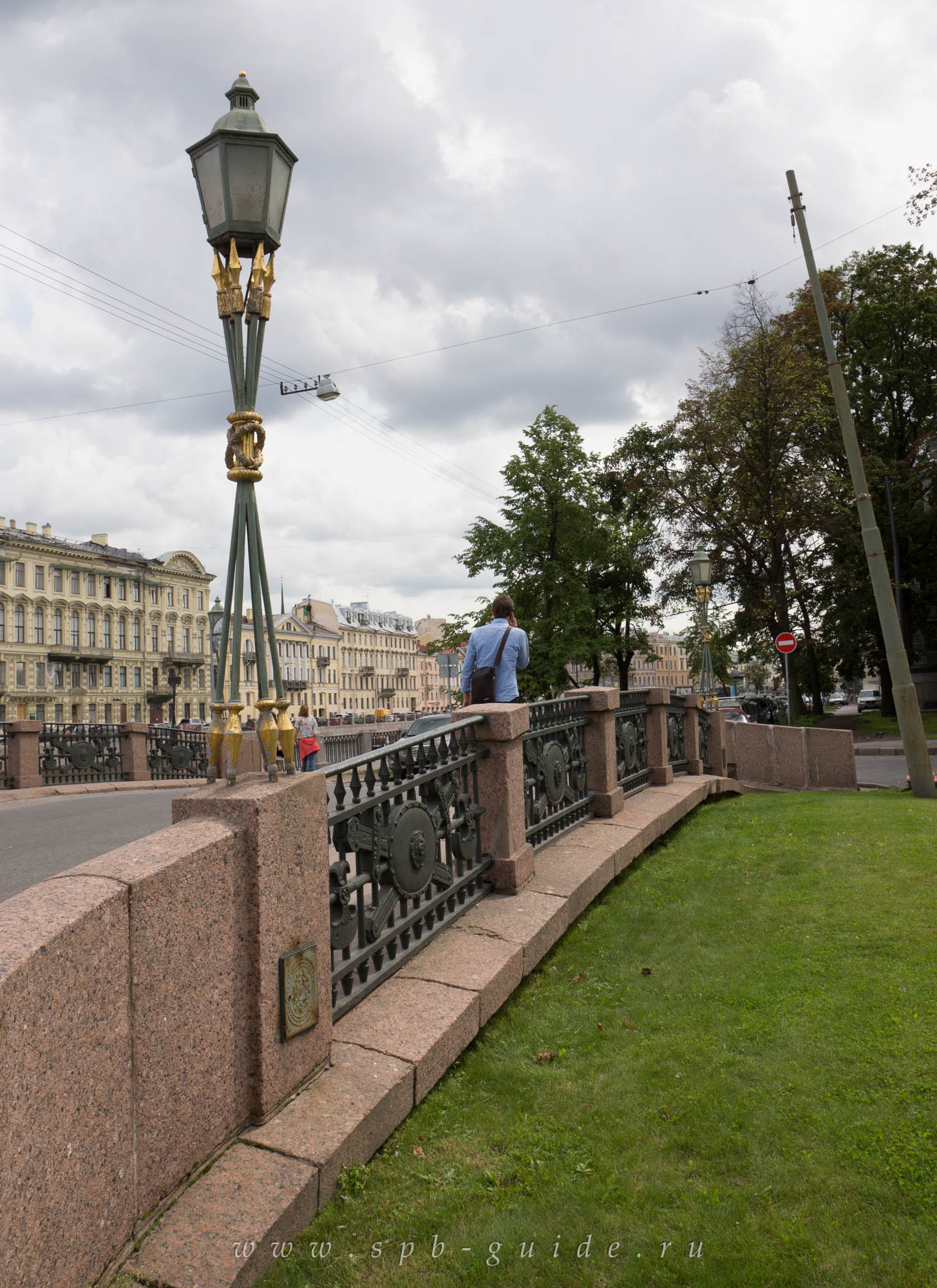 Фонарь на 2-м Инженерном мосту