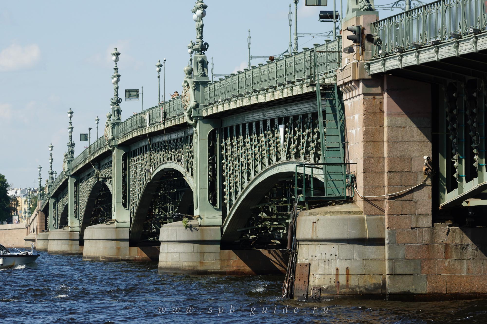 Троицкий мост в Санкт-Петербурге