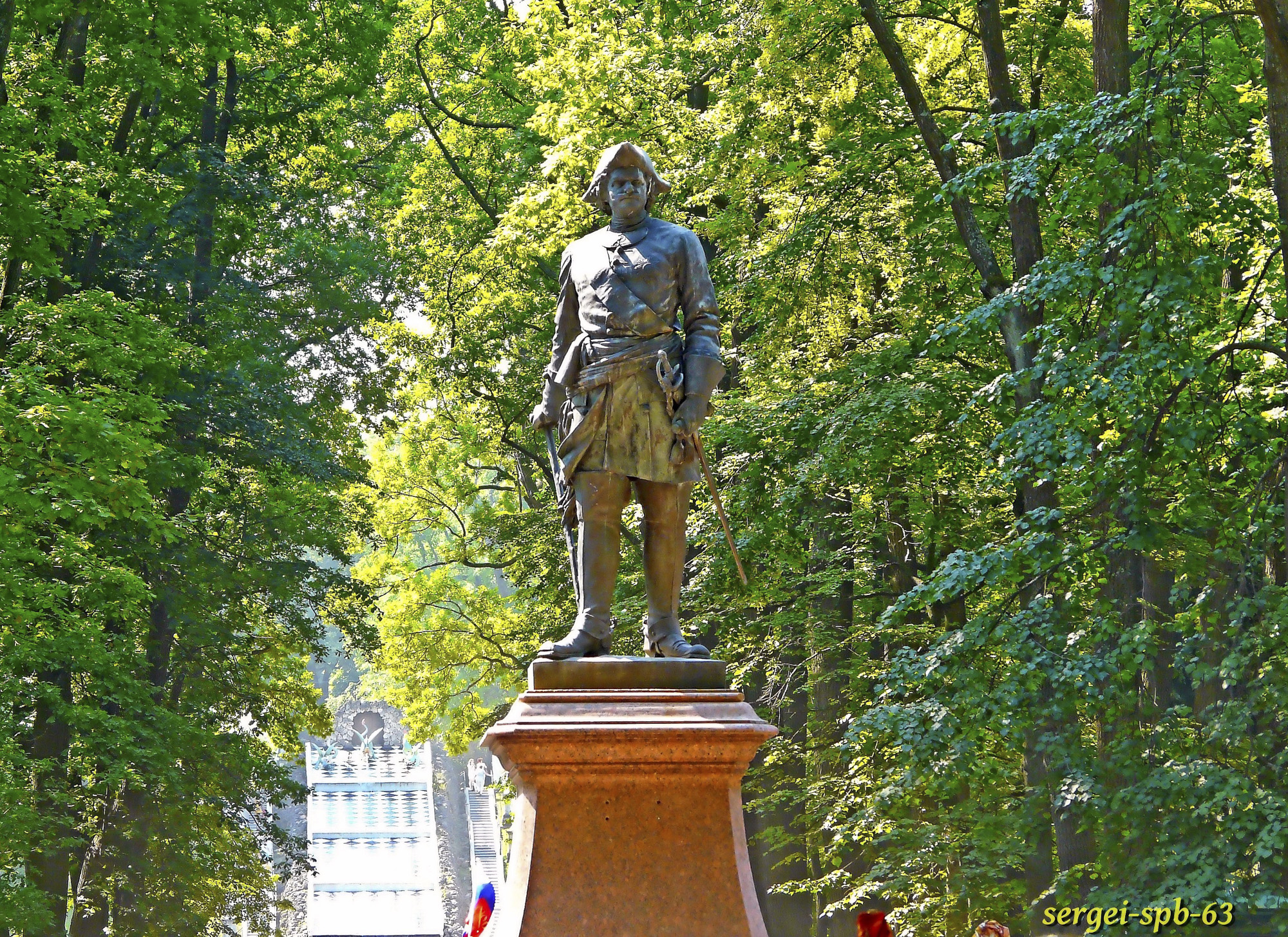 Петергоф, памятник Петру I