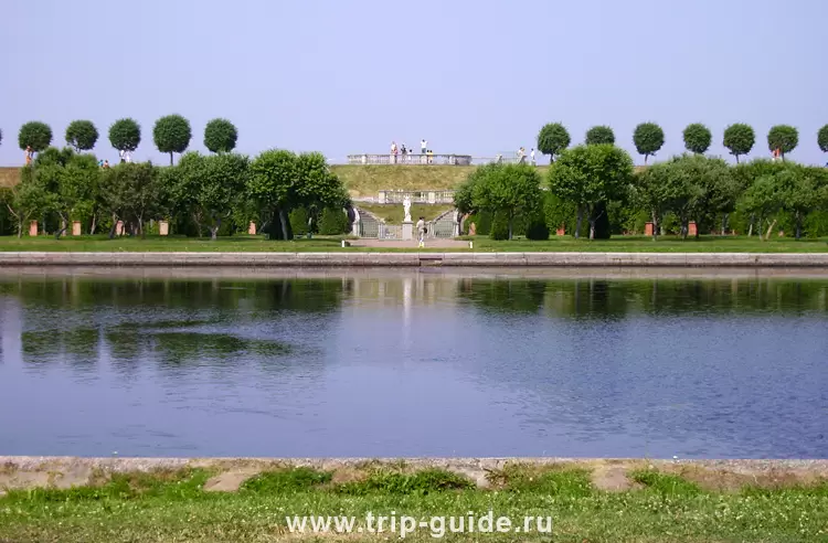 Петергоф, пруд