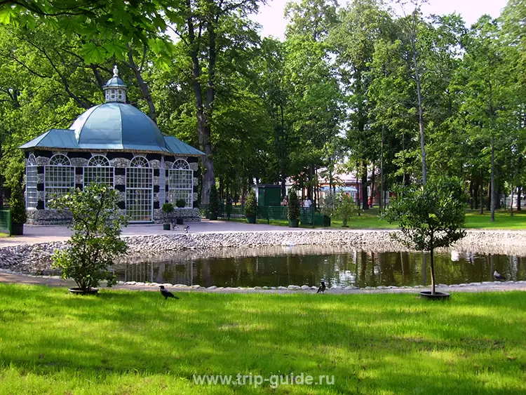 Петергоф, Вольер