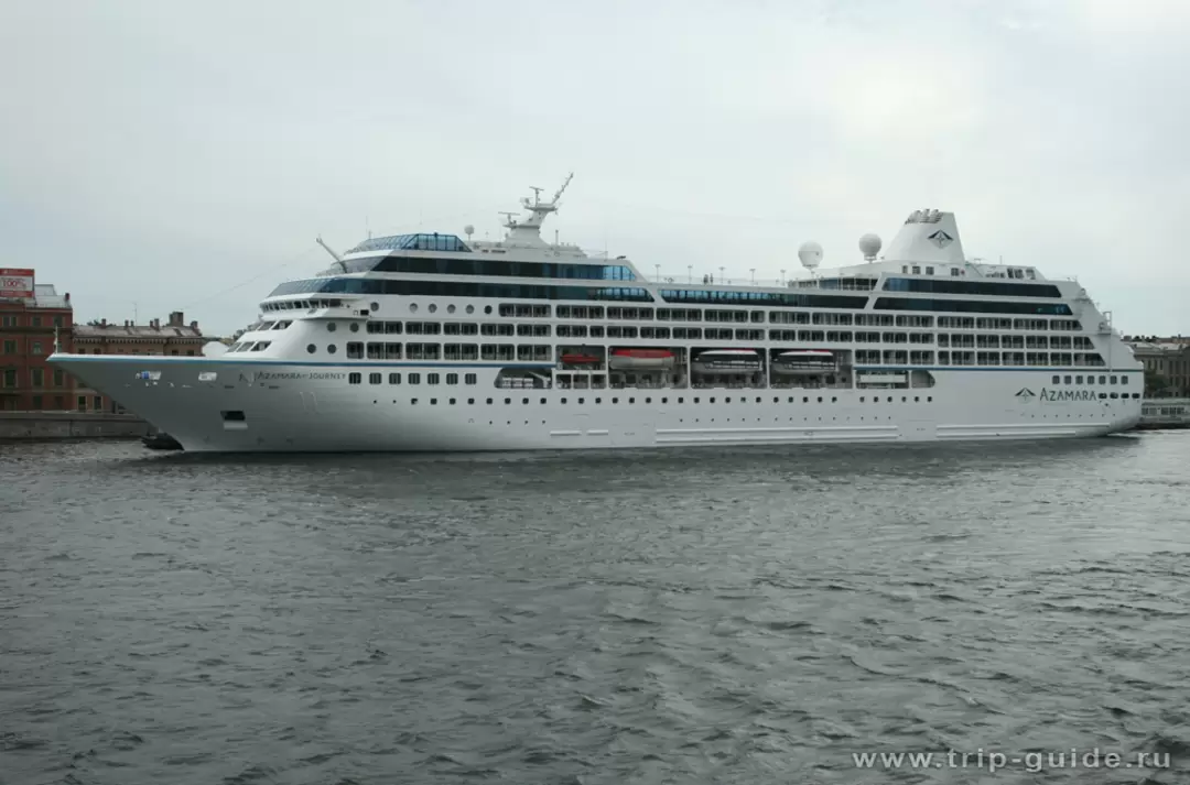 Круизный теплоход «Azamara Journey» в Петербурге
