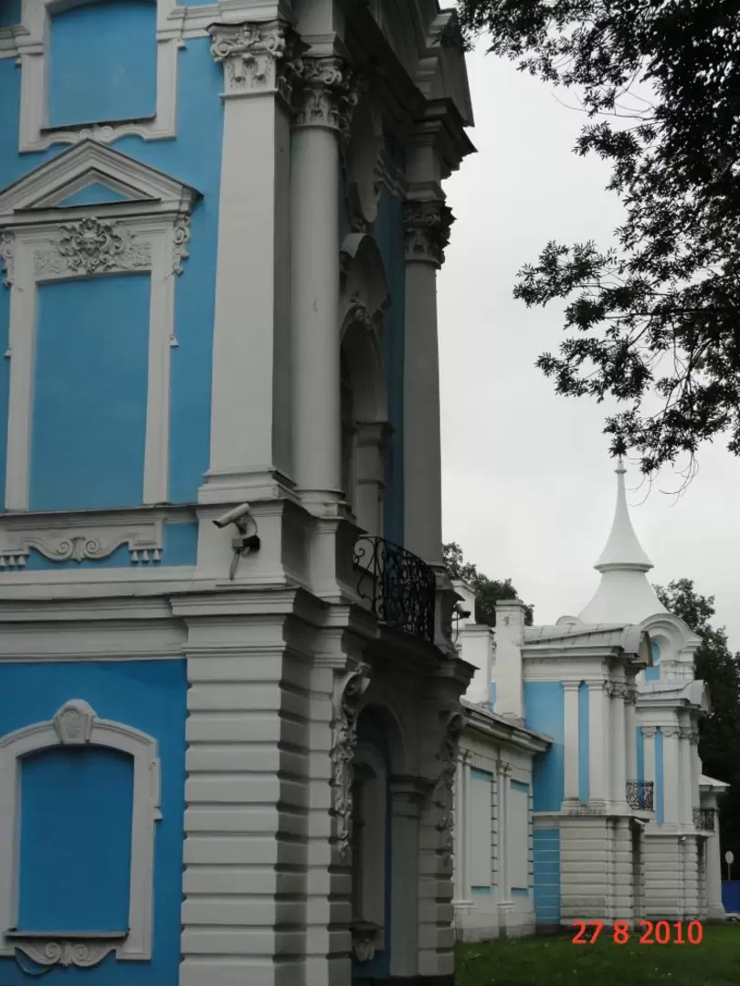 Лепной орнамент Смольного собора