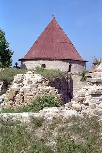 Петрокрепость, Королевская башня