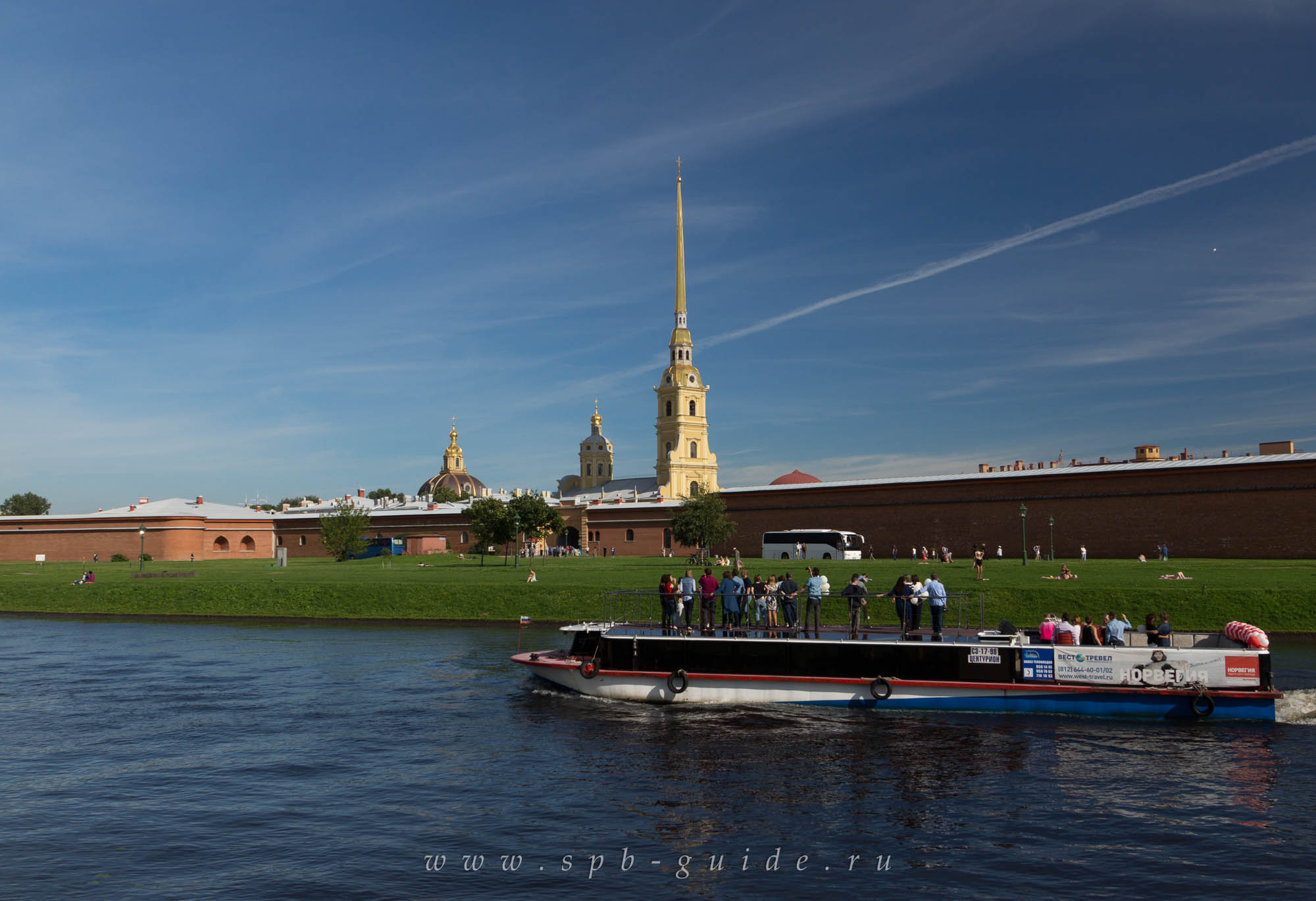 Кронверкский пролив и Петропавловская крепость