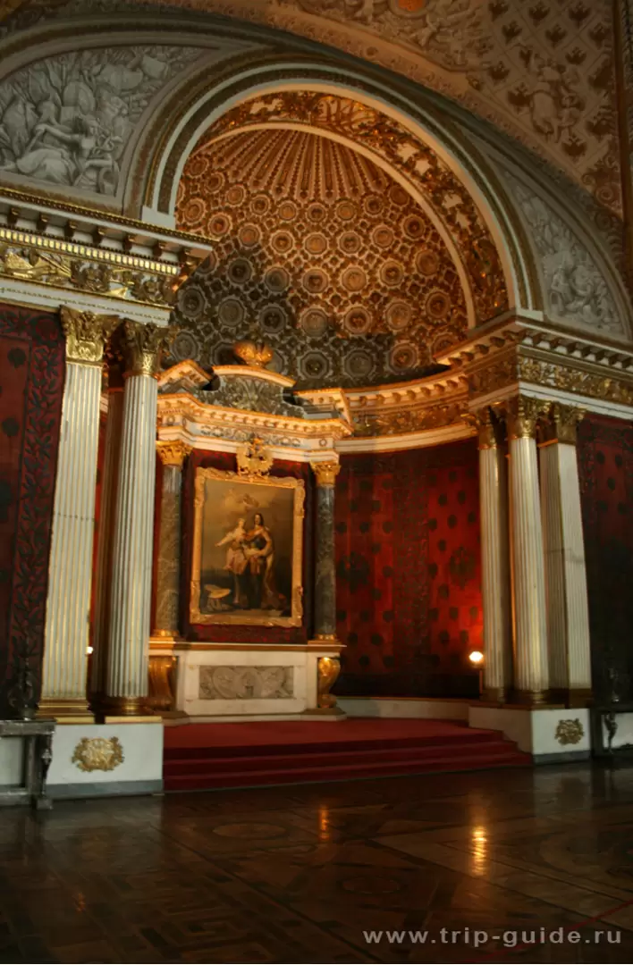 Петровский (Малый тронный) зал