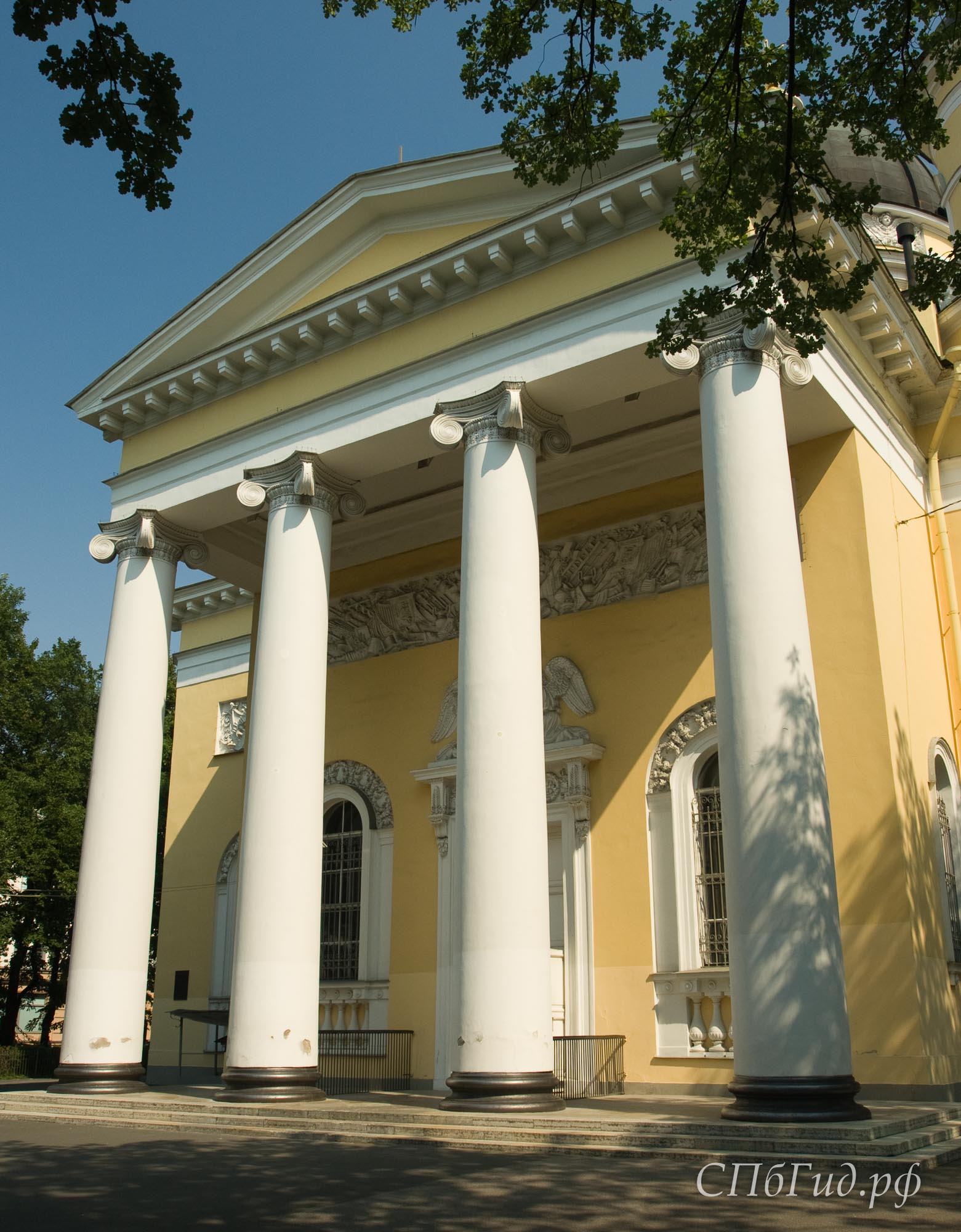 Преображенский собор в СПб, портик