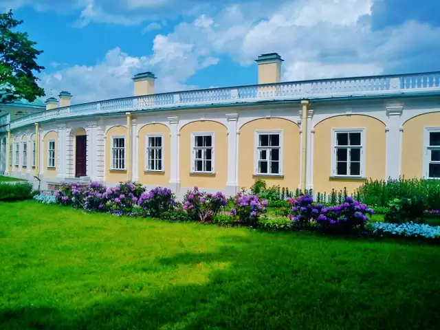 Большой (Меншиковский) дворец